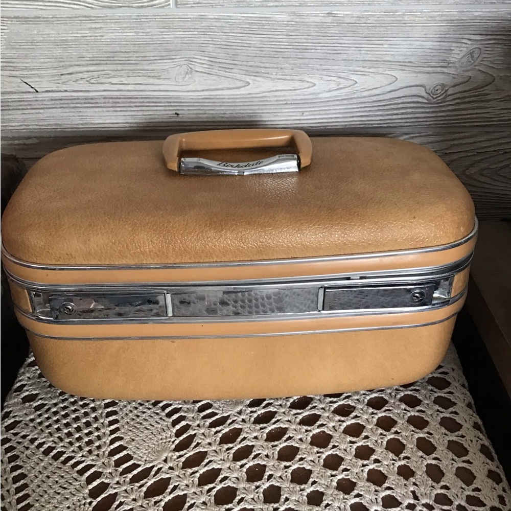 Vintage Birkdale Tan Suitcase,Makeup case